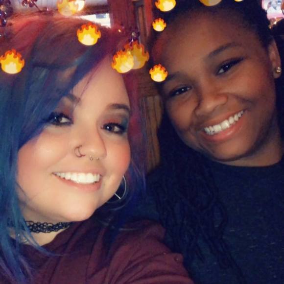 Meet your Posher, Challen - Picture 1 of 1